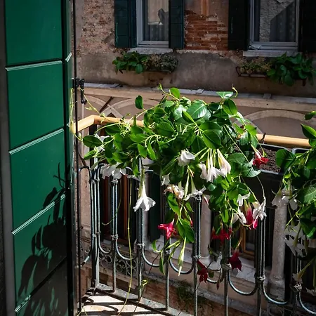 Ca' Delle Carrozze Stylish 2 Bedroom Loft-style