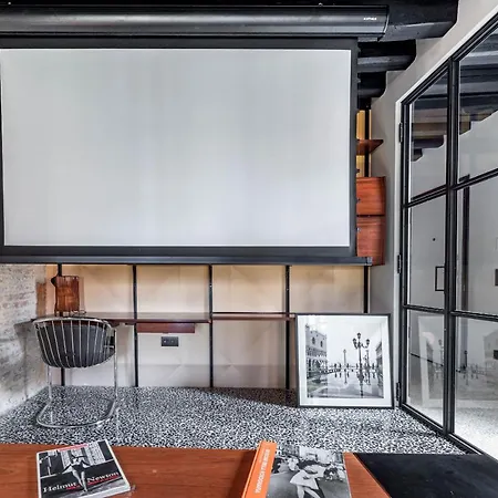 Ca' Delle Carrozze Stylish 2 Bedroom Loft-style Apartamento *