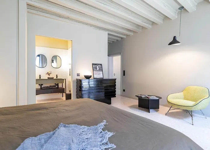 Ca' Delle Carrozze Stylish 2 Bedroom Loft-style *