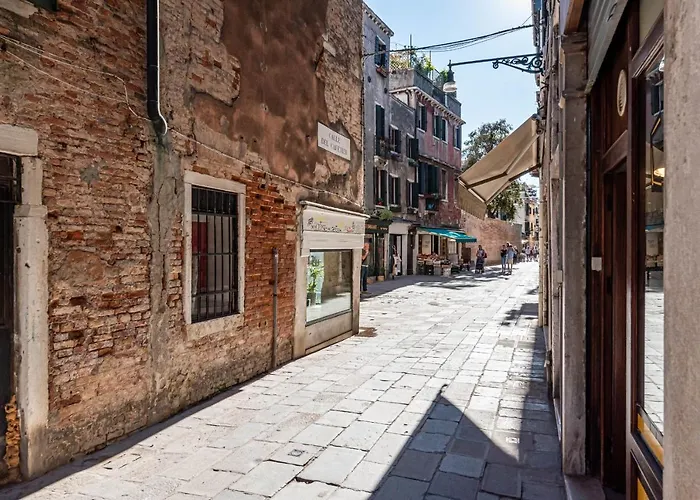 Ca' Delle Carrozze Stylish 2 Bedroom Loft-style Διαμέρισμα *