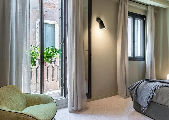 Ca' Delle Carrozze Stylish 2 Bedroom Loft-style *