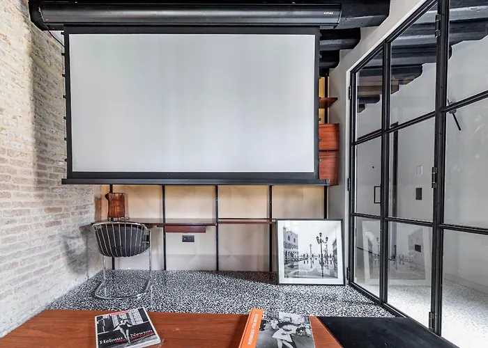 Ca' Delle Carrozze Stylish 2 Bedroom Loft-style Διαμέρισμα *